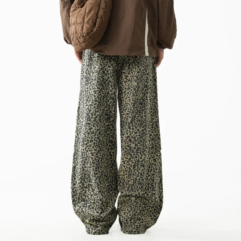 Niche Design Men'S Denim Pants Leopard Print Contrast Color Casual Trousers Wide Leg All-Match Loose Male Jeans New 9W3882