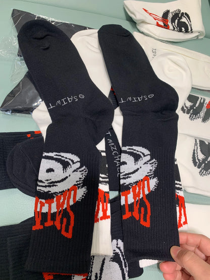 4 Pairs of Sports Fashion Cotton Socks for Teenagers Basketball Socks Breathable Dry and Comfortable Mid-Tube Socks